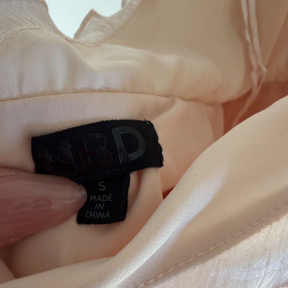 NBD Celenia Maxi Dress in Champagne Butterfly Size Small - Picture 7 of 7